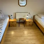 1927rooms Mit Blick Auf Nuerburgring Nordschleife Und Fusslaeufig Zum Gp-fahrerlager Nocleg ze śniadaniem 3*