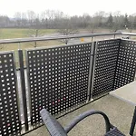 1927rooms Mit Blick Auf Nuerburgring Nordschleife Und Fusslaeufig Zum Gp-fahrerlager 3* Nürburg