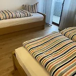 1927rooms Mit Blick Auf Nuerburgring Nordschleife Und Fusslaeufig Zum Gp-fahrerlager Nocleg ze śniadaniem Nürburg