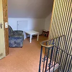 1927rooms Mit Blick Auf Nuerburgring Nordschleife Und Fusslaeufig Zum Gp-fahrerlager Nürburg