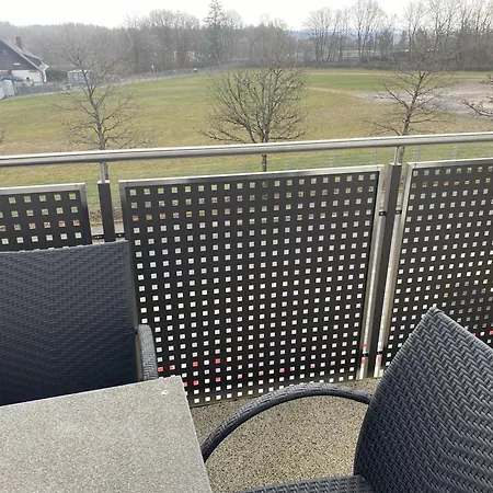 1927rooms Mit Blick Auf Nuerburgring Nordschleife Und Fusslaeufig Zum Gp-fahrerlager 3* Nürburg