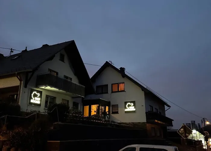 1927rooms Mit Blick Auf Nuerburgring Nordschleife Und Fusslaeufig Zum Gp-fahrerlager