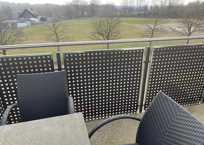1927rooms Mit Blick Auf Nuerburgring Nordschleife Und Fusslaeufig Zum Gp-fahrerlager 3* Nürburg