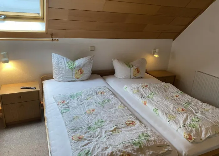 1927rooms Mit Blick Auf Nuerburgring Nordschleife Und Fusslaeufig Zum Gp-fahrerlager Oda ve Kahvaltı 3*