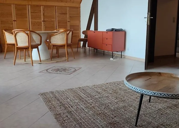 1927rooms Mit Blick Auf Nuerburgring Nordschleife Und Fusslaeufig Zum Gp-fahrerlager Oda ve Kahvaltı Nürburg