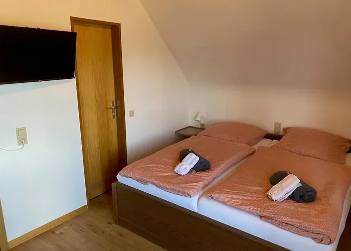 1927rooms Mit Blick Auf Nuerburgring Nordschleife Und Fusslaeufig Zum Gp-fahrerlager Oda ve Kahvaltı 3*